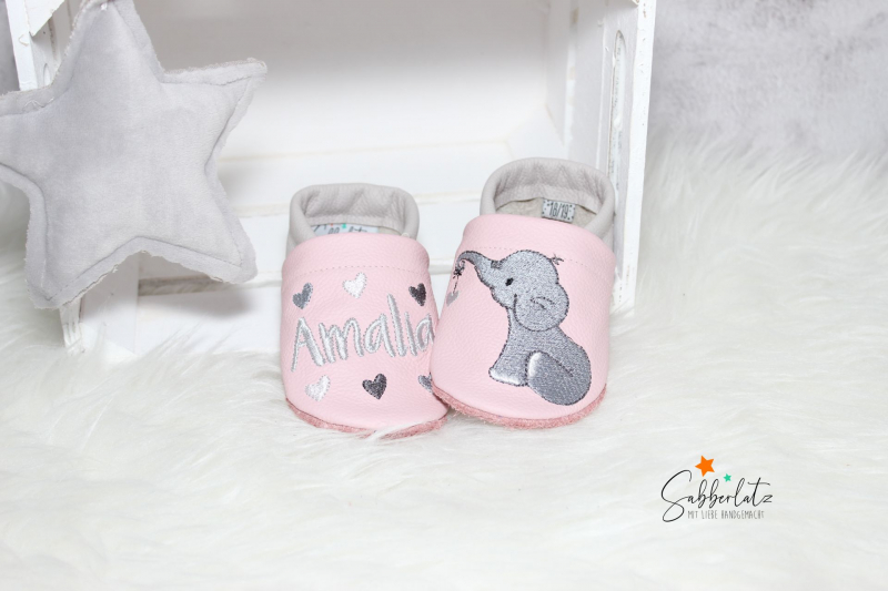 Elefanten-Puschen mit Herzanhänger