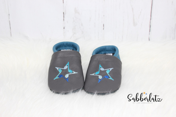 Musiknoten-Puschen mit Sternen