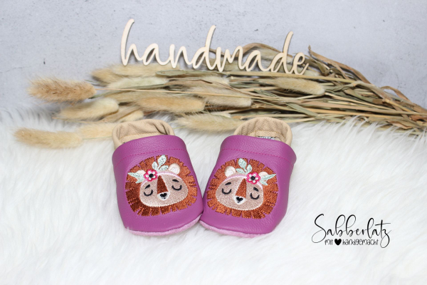 Löwen-Puschen mit Blume