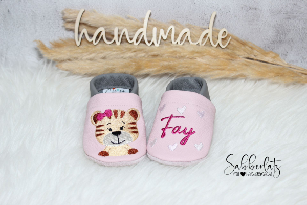 Tiger-Puschen mit Schleife